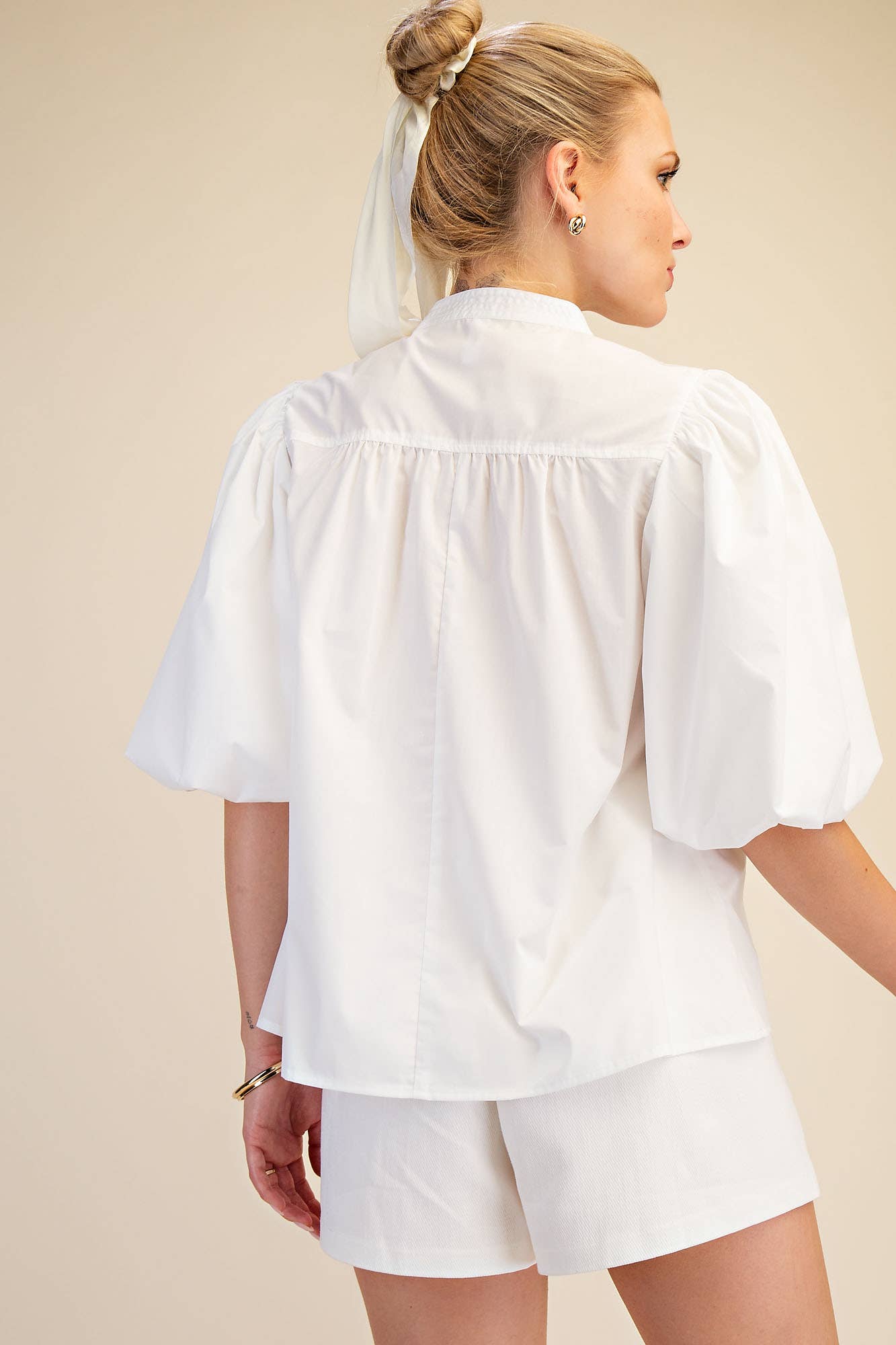China Collar V-Neck Bubble Sleeve Poplin Top