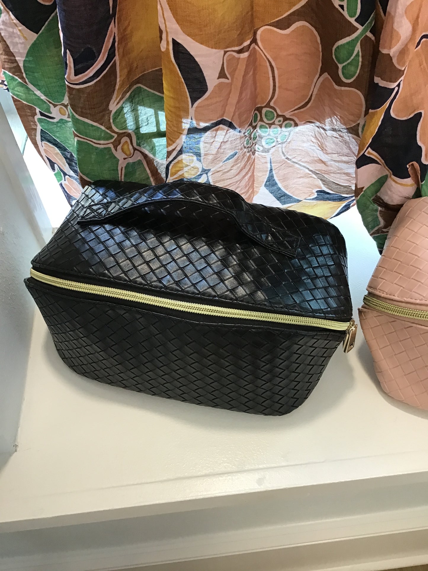 Cosmetic bag