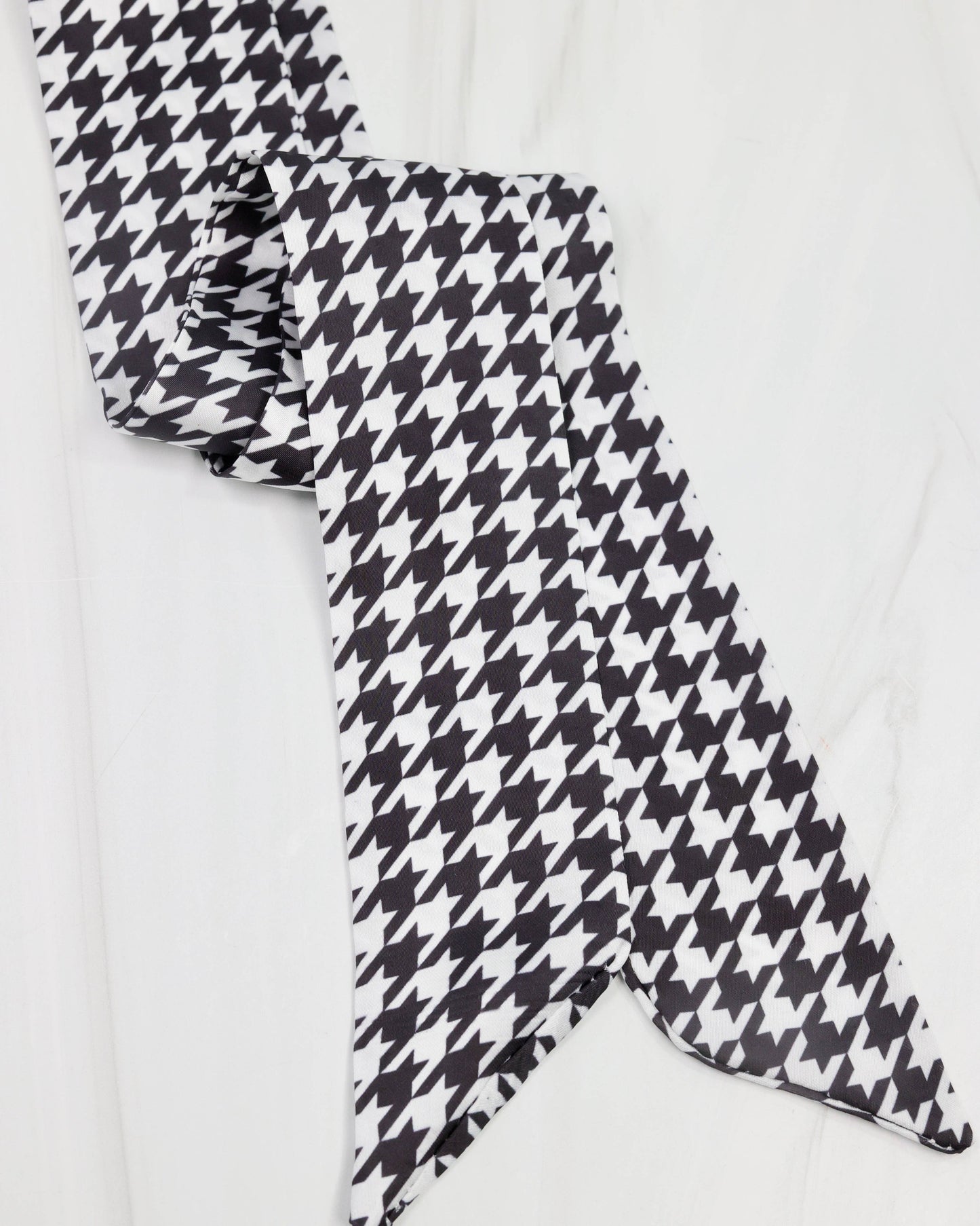 Serafina Scarf Black White