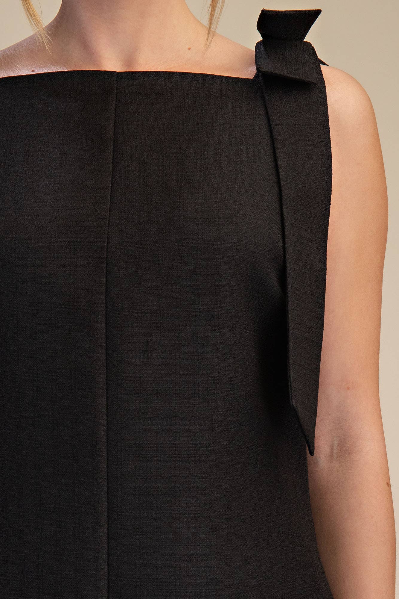 Black Straight Neckline Bow Dress