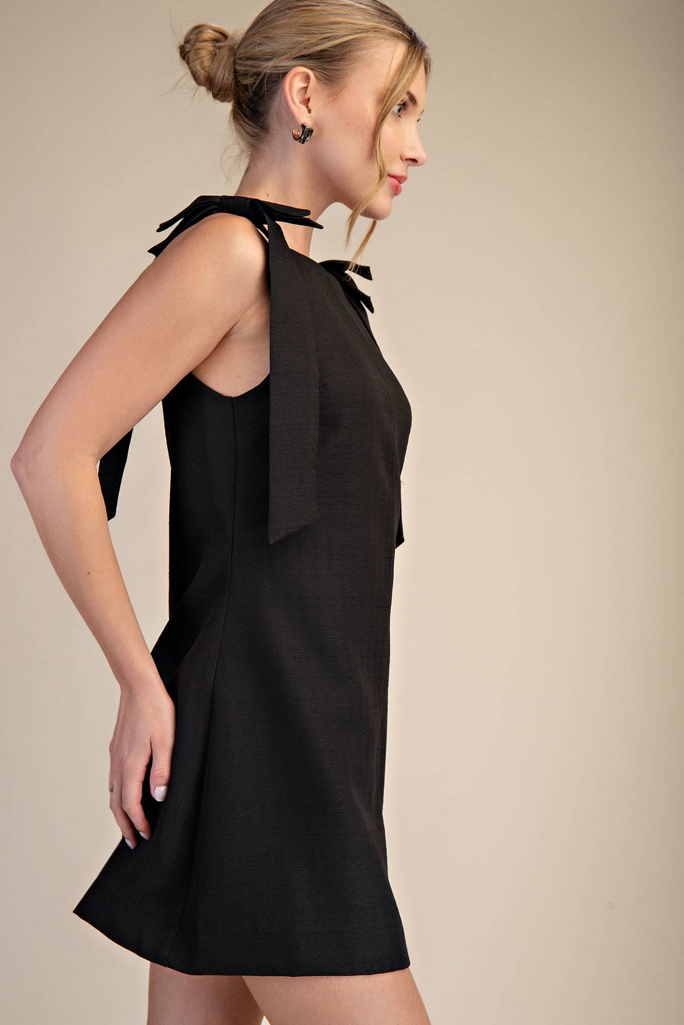 Black Straight Neckline Bow Dress