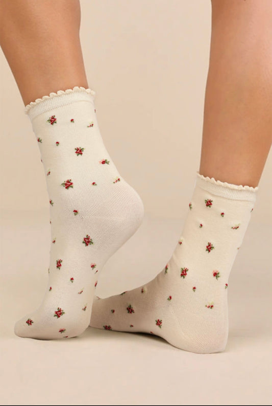 Flower Bud Ruffle Socks