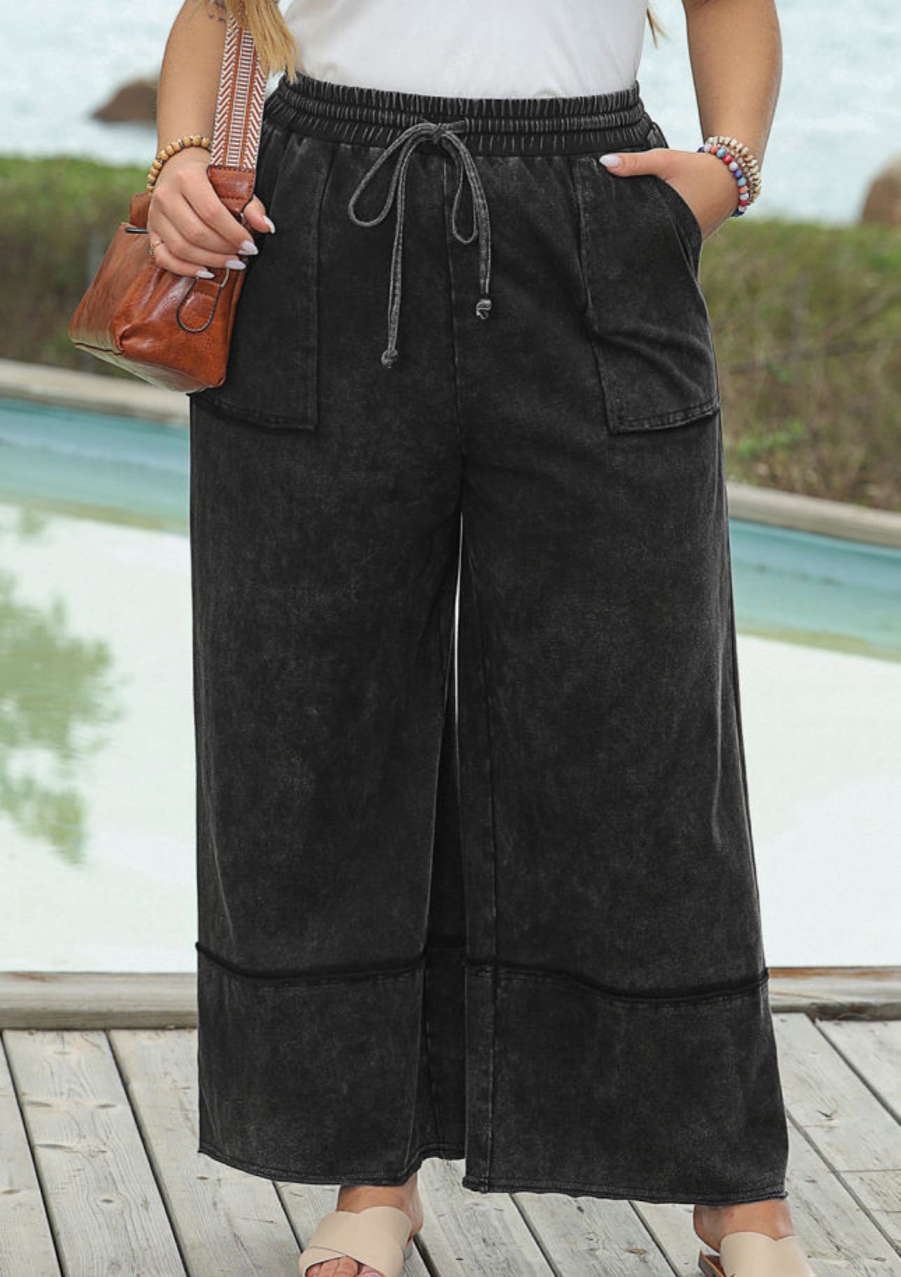 Curvy Sized Mineral Wash Black Wide Leg Cropped Pants