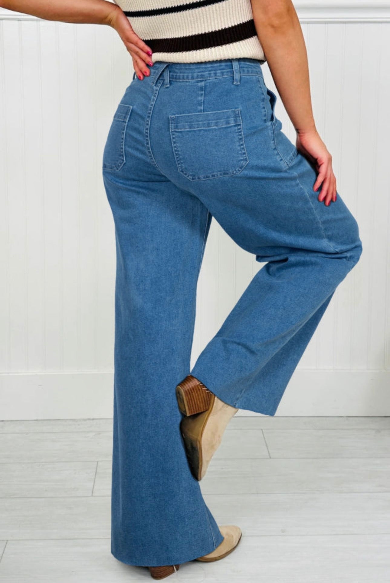 Patch Pocket Loose Jeans