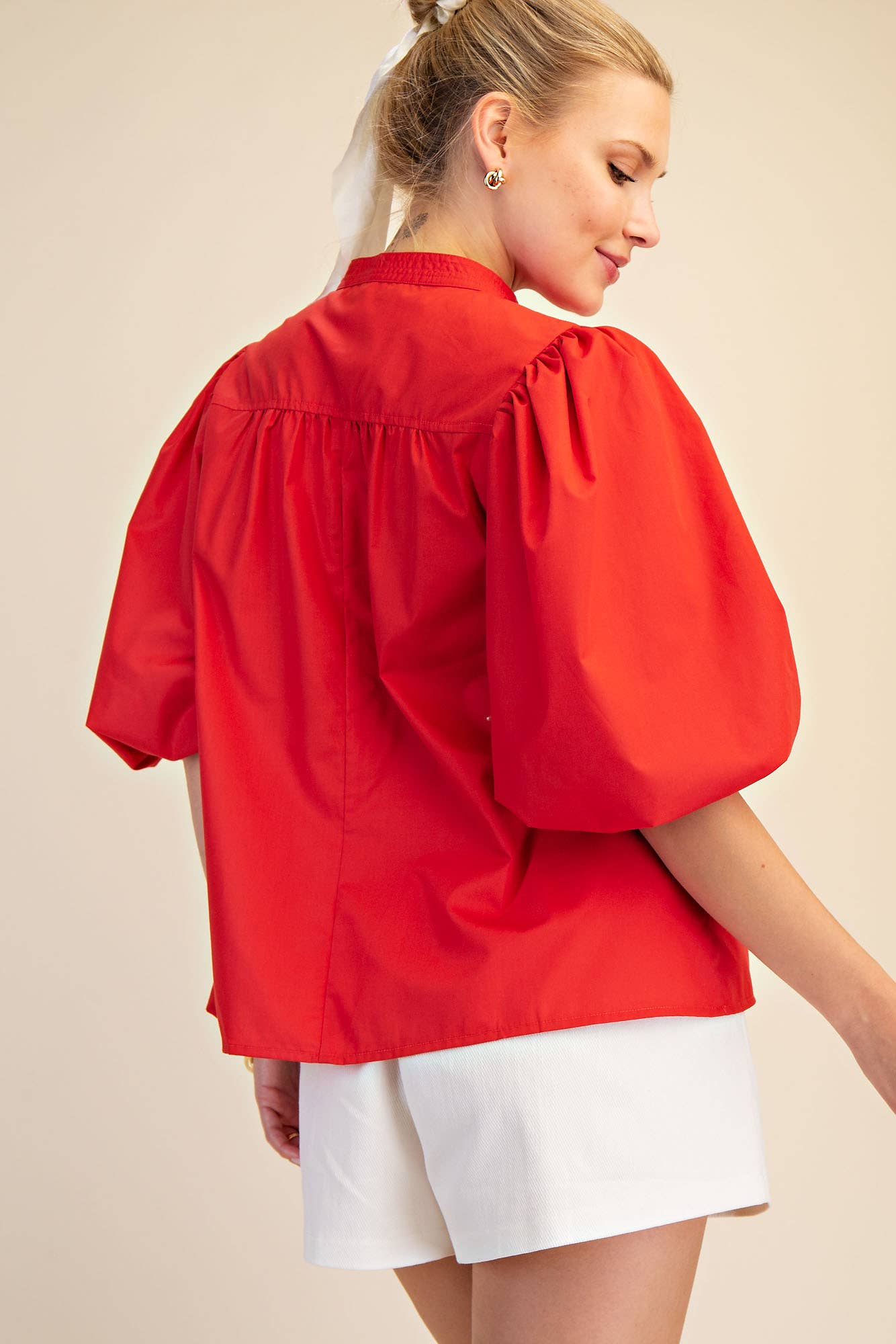 China Collar V-Neck Bubble Sleeve Poplin Top