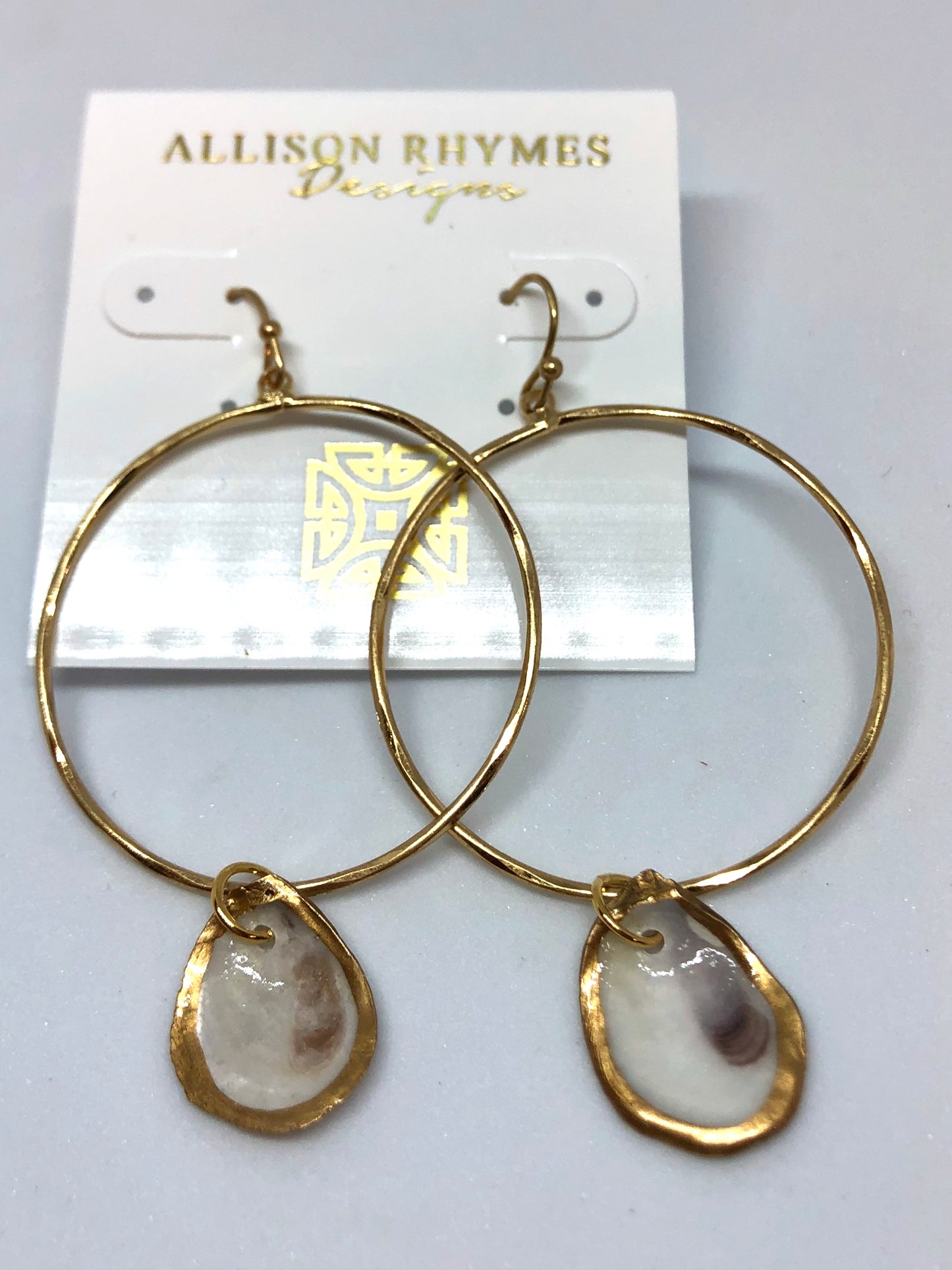 Gold Round Oyster Hoop Earrings