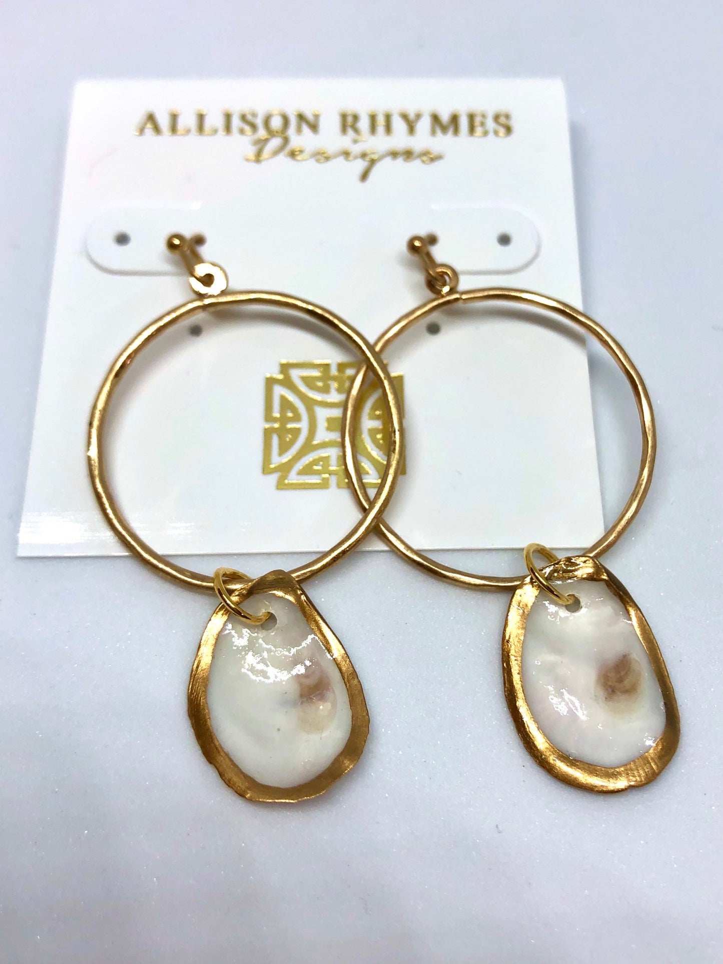 Gold Round Oyster Hoop Earrings