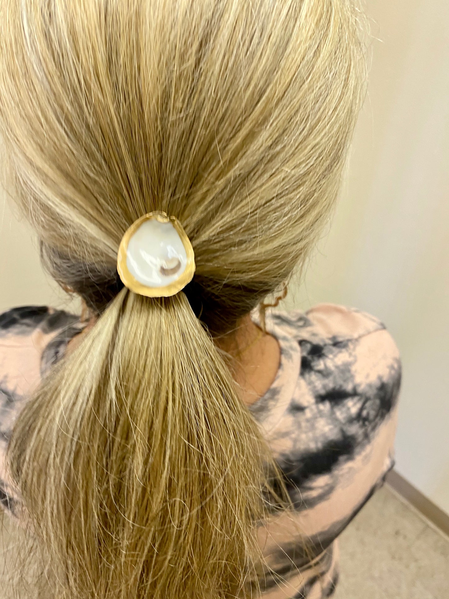 Oyster Ponytail Holder