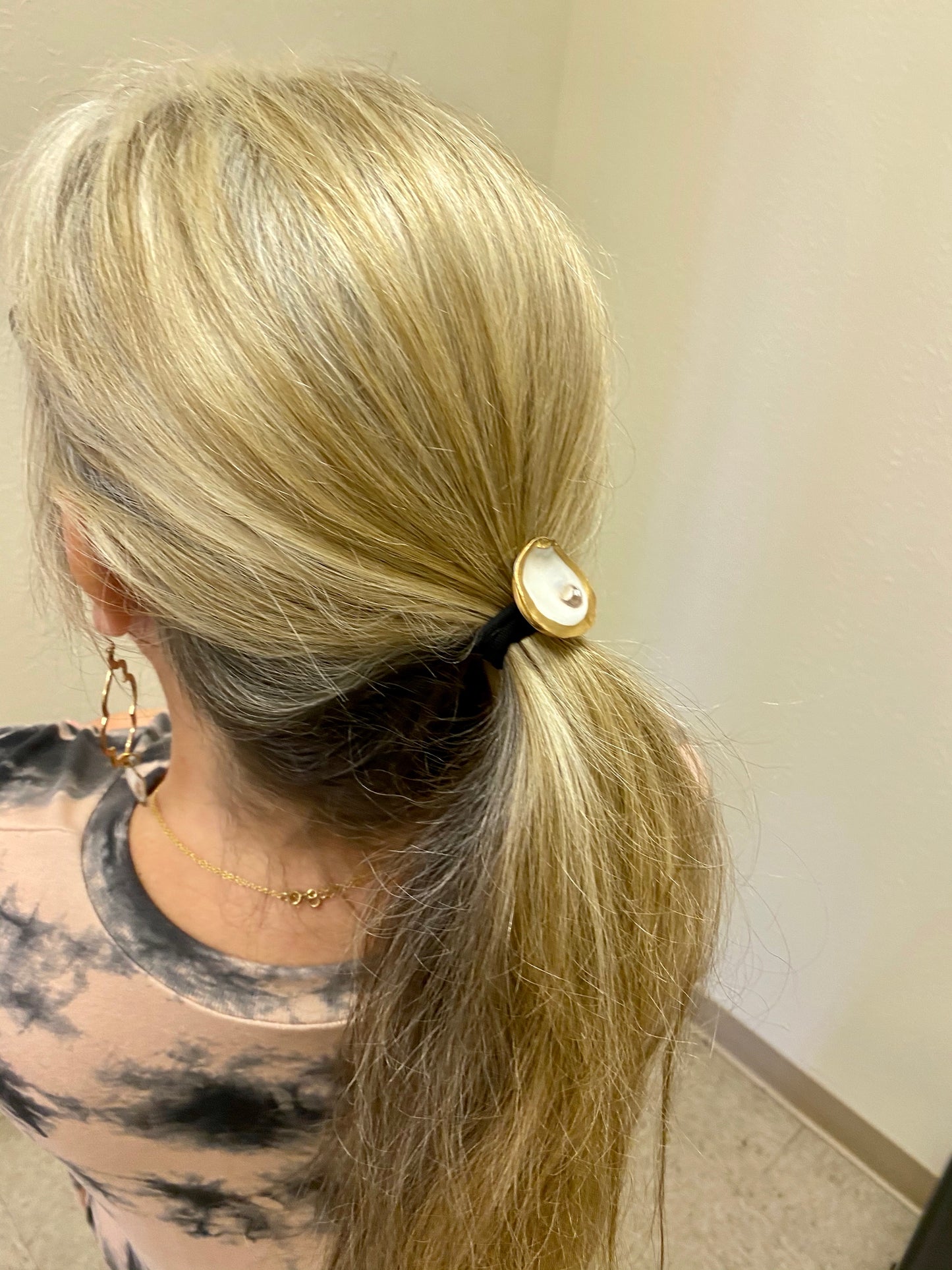 Oyster Ponytail Holder